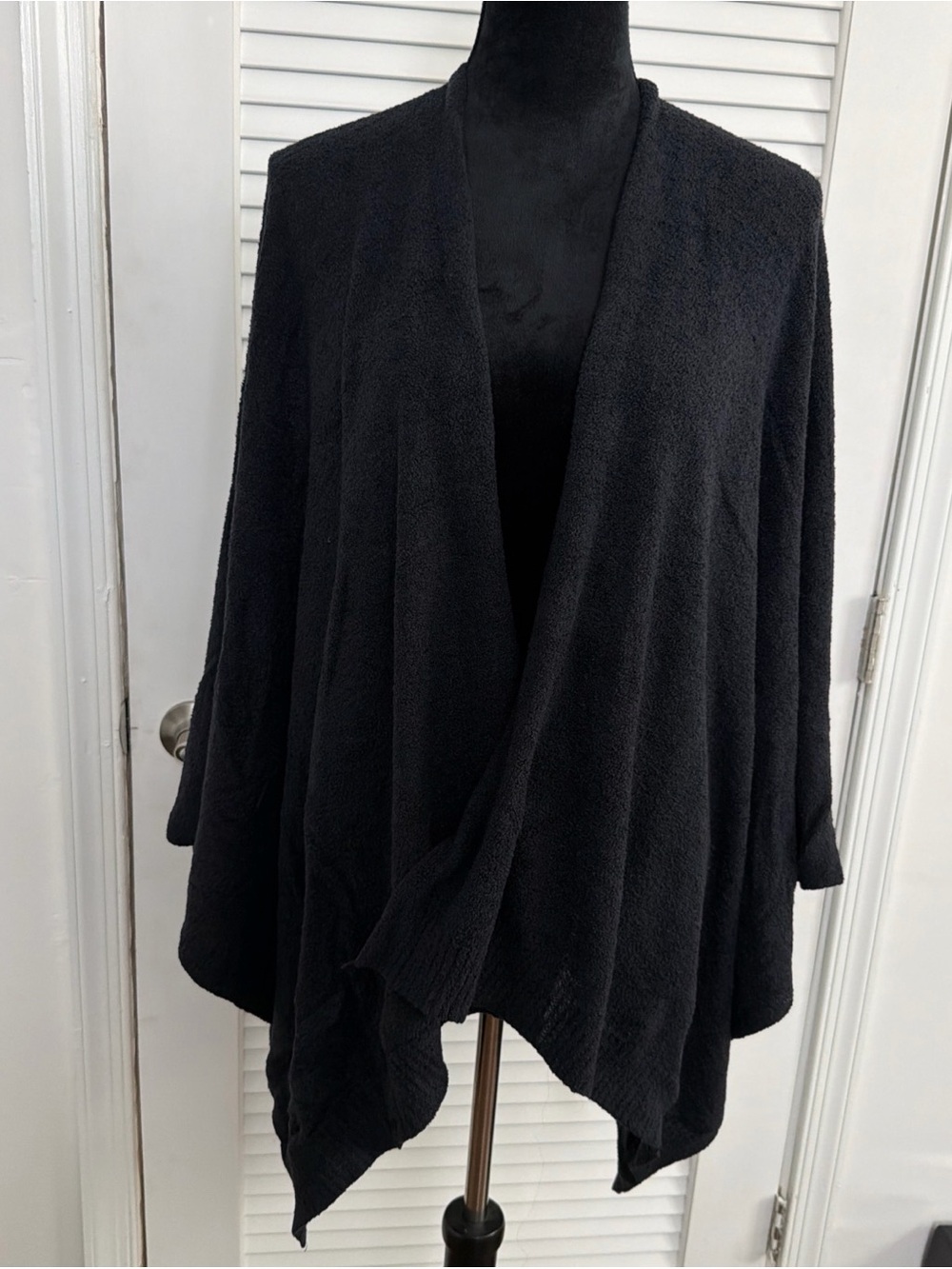 Barefoot Dreams CozyChic Lite Weekend Wrap - Black - One Size
